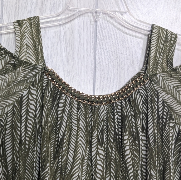 CATHERINES 2X Top Embellished Neckline 3/4 Sleeves - Picture 2 of 8